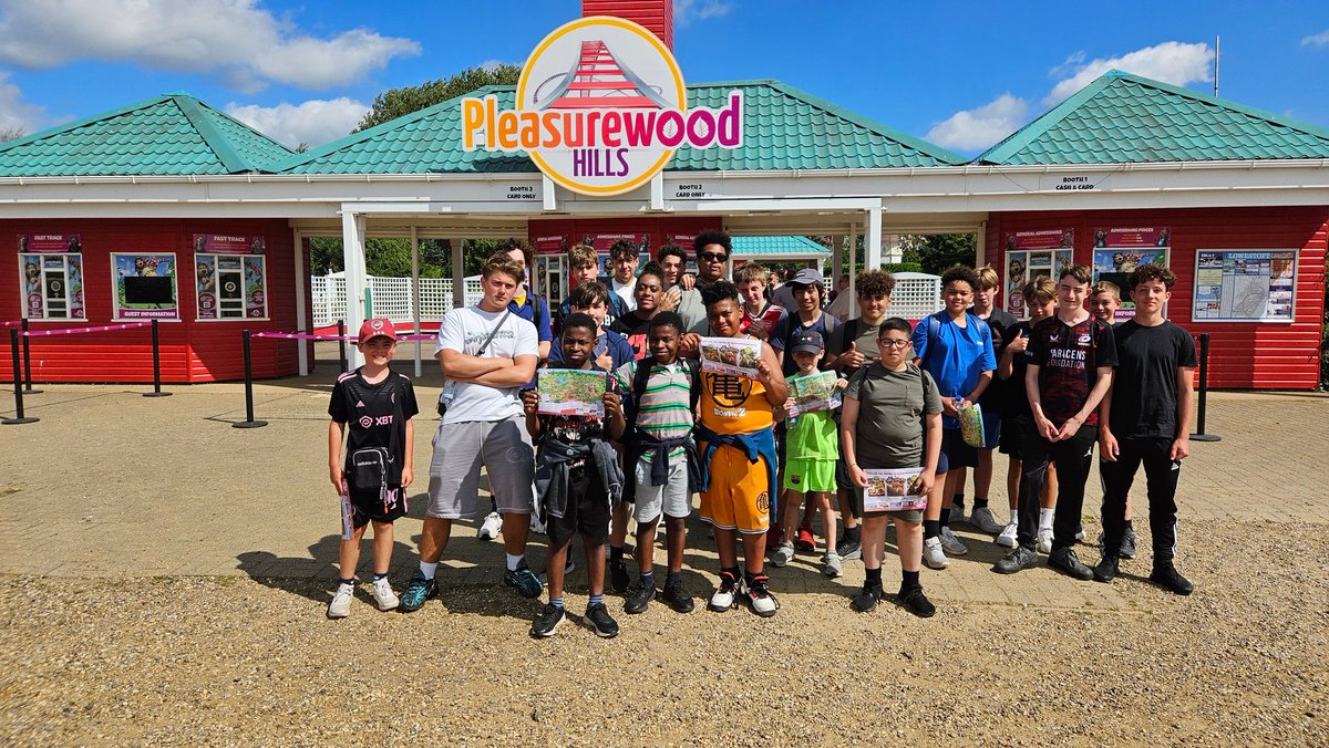 3rdenfieldbb's tweet photo. Today at #BBCamp23 we've enjoyed a day out to @pwhills π’ going on a variety of different rides there, followed by a quiz π€ and devotions βοΈ on site! #BoysBrigade #BBAdventure https://t.co/iDVSC31UeH