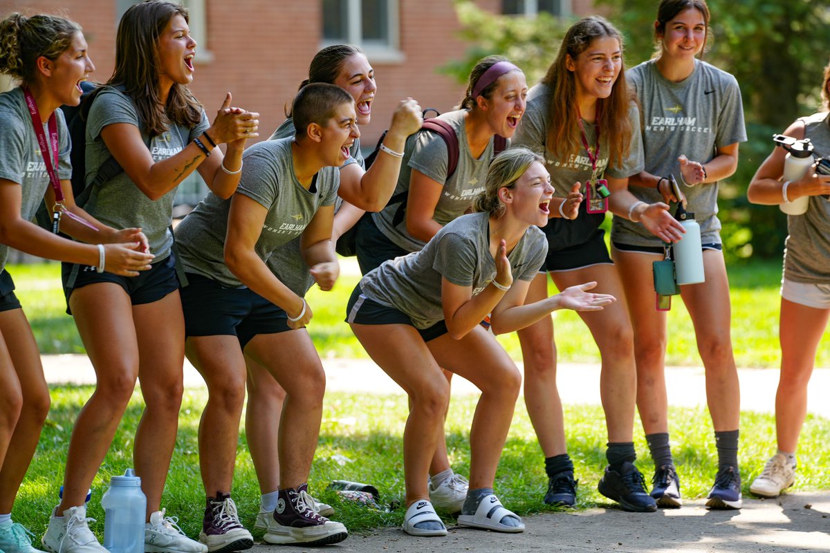 We had fun at Earlham’s freshest tradition, Heartshake, which started in 2019 to kickstart the school year as the entire Earlham community is invited to come to the Heart and shake (or fistbump!) everyone’s hand! 💫📚