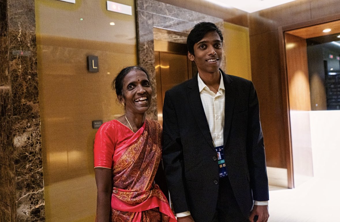 Beautiful Pic of Proud Mother to Prodigious Pragg!! 

<a href="/FIDE_chess/">International Chess Federation</a> <a href="/aicfchess/">All India Chess Federation</a> #FIDEWorldCup2023