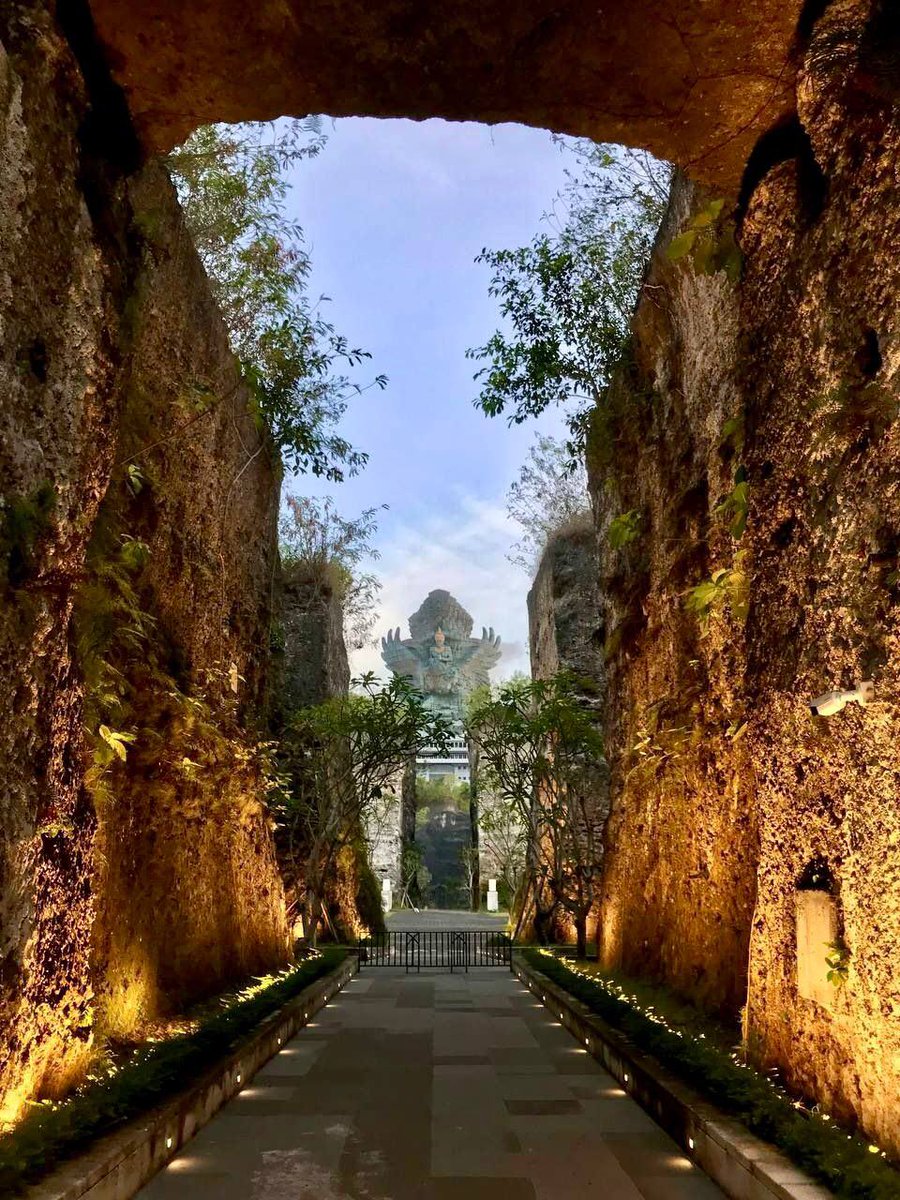 LFGTRT's tweet photo. Good morning from Bali βοΈ
Excited to meet everyone later at Connected Capital, one of @CoinfestAsia's side events, where great minds unite. Let's make meaningful connections today! ππ€
#ConnectedCapital
#CoinfestAsia2023
#Web3Festival
#TheRoundTable https://t.co/RZsdnbNI8g