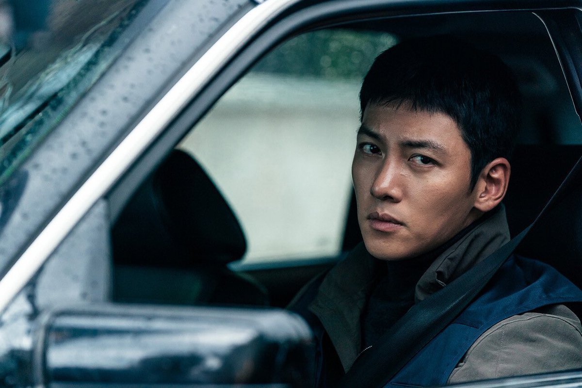 iconickdramas's tweet photo. #JiChangWook still cuts for Disney+ action thriller #TheWorstOfEvil 🔥 https://t.co/jaEUAcZG3x