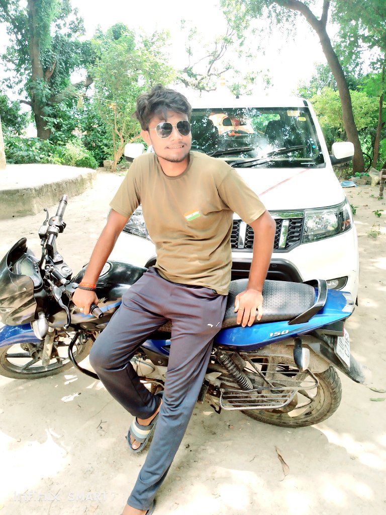 sundram6412's tweet photo. ज़िंदगी की राहों में,अक्सर ऐसा होता है, 
फैसला जो मुश्किल हो,वही बेहतर होता है॥
 लड़ेंगे ओर जीतेंगे 👊🏻👍 https://t.co/tUGGEwWwFZ