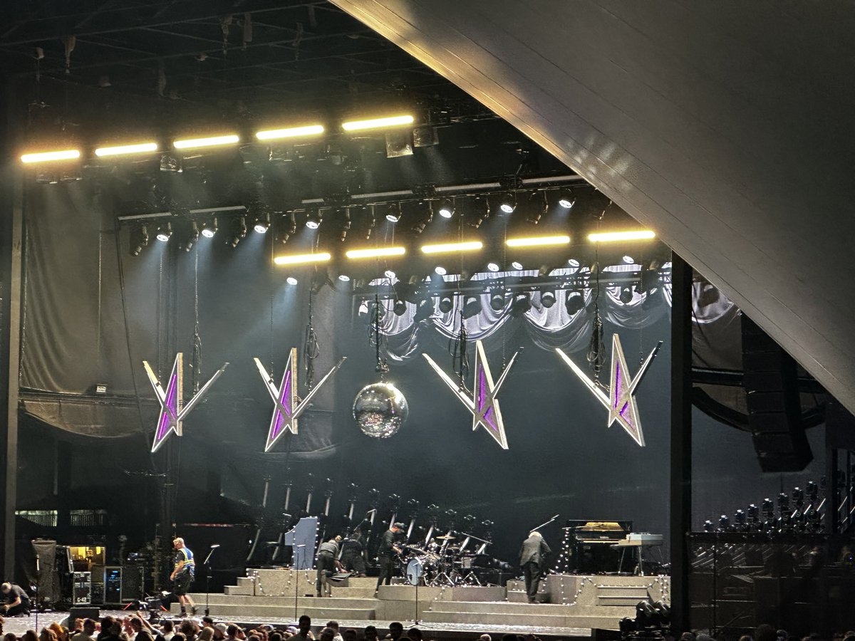 diemer1569's tweet photo. #TheLumineers #Live #LiveNation #musicians #DarienLake #6Flags https://t.co/CIuRNWEPd7
