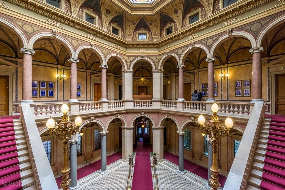 @culturaltutor Great example!

I think there is also an underrated and probably even unknown architectural masterpiece - The Building of Belgrade Cooperative in serbian capital Belgrade.

The majestic edifice was built in 1882 in the style of Academism by the leading serbian architects Anrdi