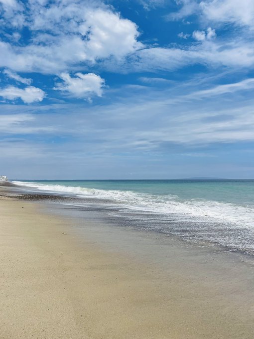 Sit with me once more  Exposed heart and shattered soul  Soften suffering https://t.co/qcBnJYnMtp