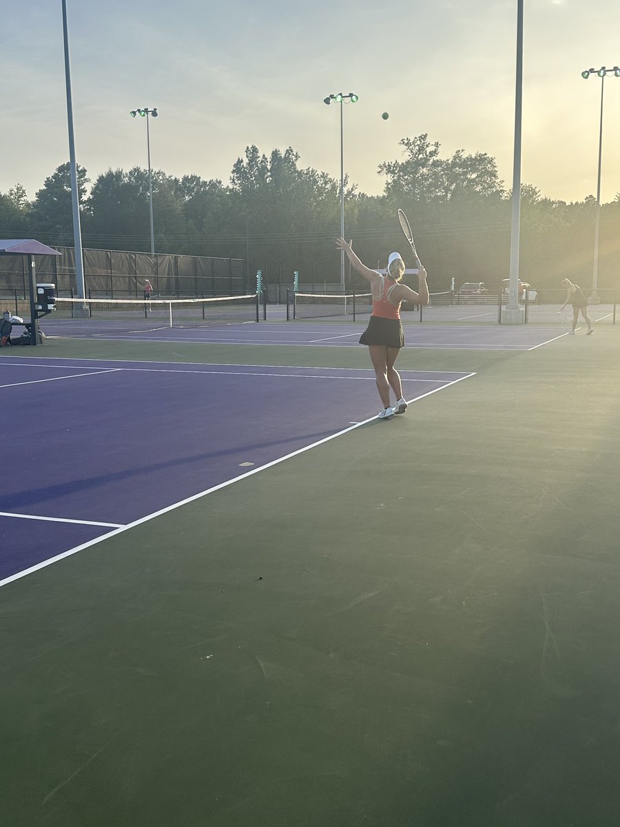thstennis1's tweet photo. The Texas High Varsity Tennis traveled to Hallsville on Tuesday night to open up district play. What a battle this was through some very tough weather conditions. The Tigers won by the score of 10-9. It came down the last match. Elle Floyd came through with a clutch win. https://t.co/rNSKx0SEf9