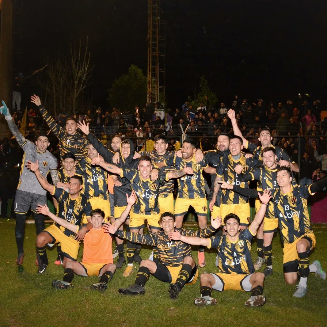 #CopaSantaFe ⚽️ LIBERTAD FESTEJÓ A LO GRANDE EN LA AVENIDA 👏👏👏👏💛🖤💛

libertadsunchales.com.ar/libertad-feste…