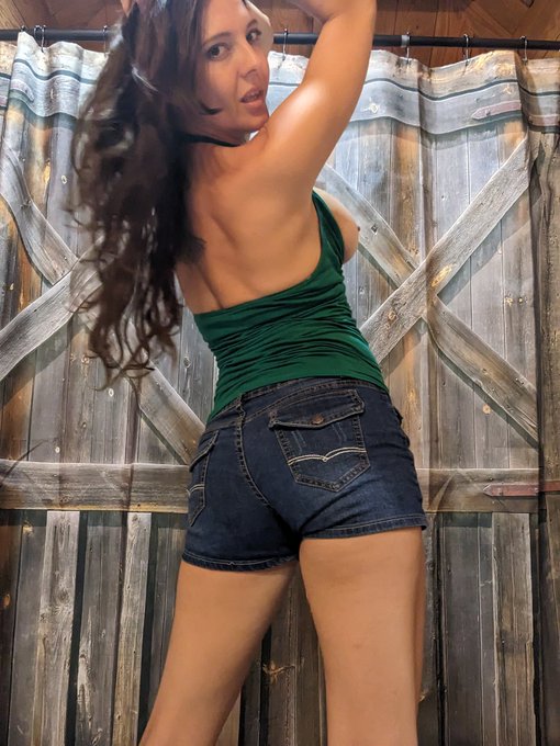 Sorry I don't post pictures here much anymore...maybe I should start.   Head on over to https://t.co/UvX9zqFvgX<a href="/tag/onlyfansbabe"class="tags"><span>#onlyfansbabe</span></a><a href="/tag/onlyfans_girl"class="tags"><span>#onlyfans_girl</span></a>