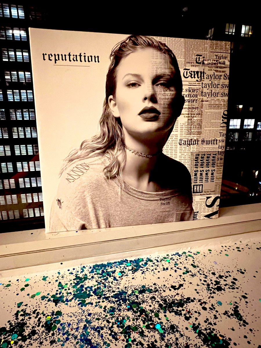 CodyCaston13's tweet photo. Hey #swifties it’s time for another #giveaway. 

My whole world changed one day when I posted a giveaway for this album. And you wanted it, so you got it. 

Retweet and follow to enter. 

Hold on to the memories they will hold on to         you. https://t.co/r5AoHyDui5