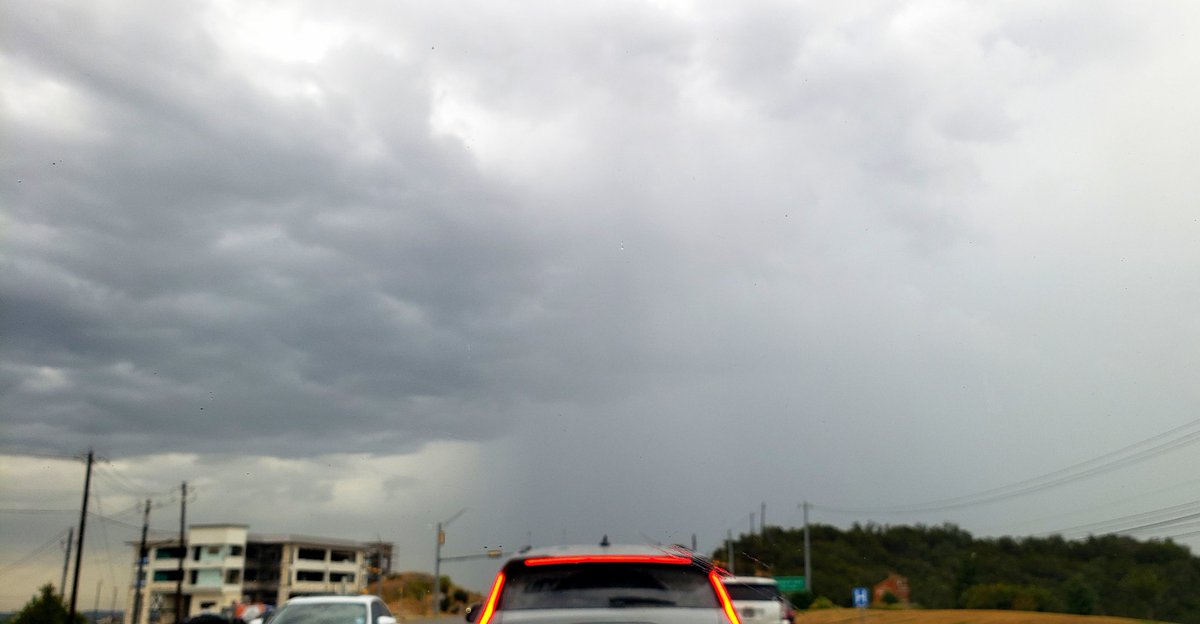 atxwxgirl's tweet photo. Today was a good day #atxwx #txwx #cloudtime #rainrelief #harold #tropical https://t.co/uwgjytKHxE