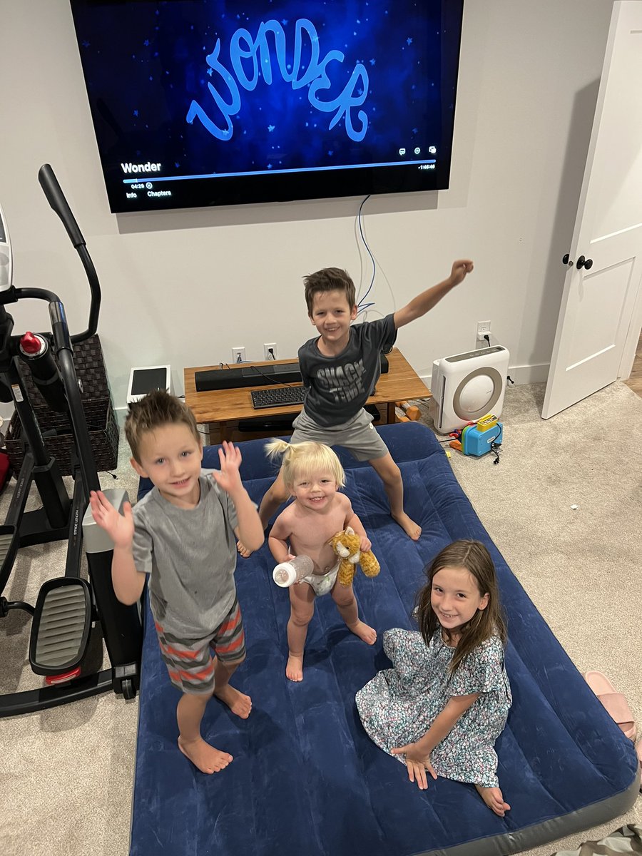 alyshaar8's tweet photo. Awesome self-inflating air mattress! Thanks @Tryazon  #BestwayToSleepThisSummer #BestwaySummerOfSleep #BestwayUS #BestwayUSA #InflateYourFun #YourSleepIsOurBusiness #Tryazon https://t.co/6SbSMA36uq
