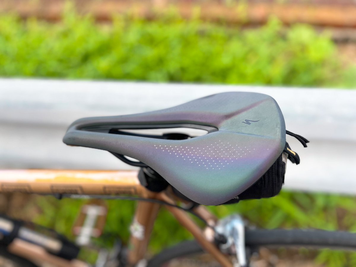 ArnieRico's tweet photo. さっそく🥳

ピストのサドルをパワーサドルに交換😁💪

乗り心地満点💯🥰グッ👍

#specialized
#powersaddle https://t.co/B4hHwGGbVL