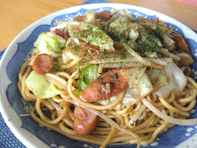 完成。旨味が強いソースで(゜д゜)ンマーイ! 