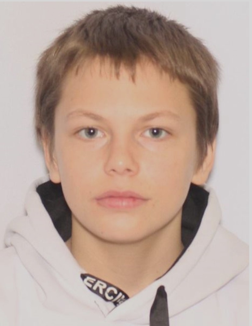 BaltCoPolice's tweet photo. #MISSING: 17-year-old Vincent Stewart(5'6, 135 lbs.). Last seen on August 21 at  12 p.m., in the #Essex area, wearing  a white t-shirt, black basketball shorts and black Air Jordan shoes.Anyone with information is requested to call 911 or 410-307-2020. #HelpLocate. https://t.co/c9BZEZaXju