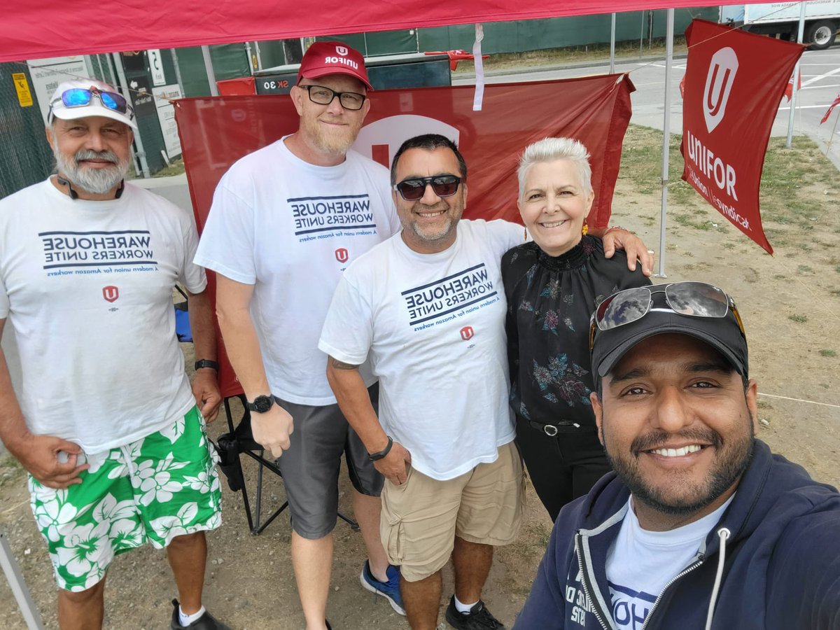 Simon2002Lau's tweet photo. Thank you @BonitaZarrillo for coming out and supporting the @UniforTheUnion Amazon Union drive crew. https://t.co/Ixqz9CeNh7