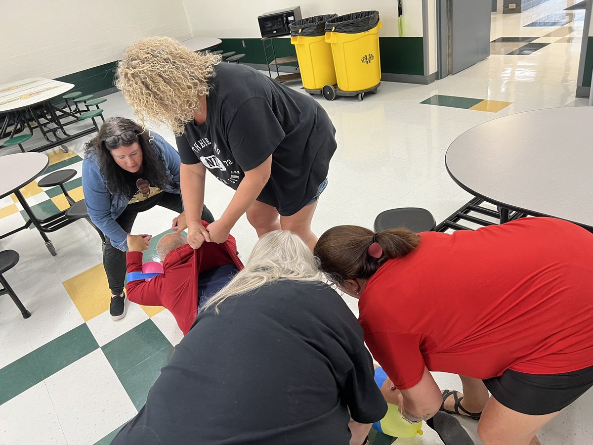 Great last day before students come back. Perfect omelets &amp; fun team building activities! Lots of laughs! <a href="/MohlingWGHawks/">Jake Mohling</a> @MattLakis_WGHS <a href="/teacherfarmer/">Lori Nelson</a>