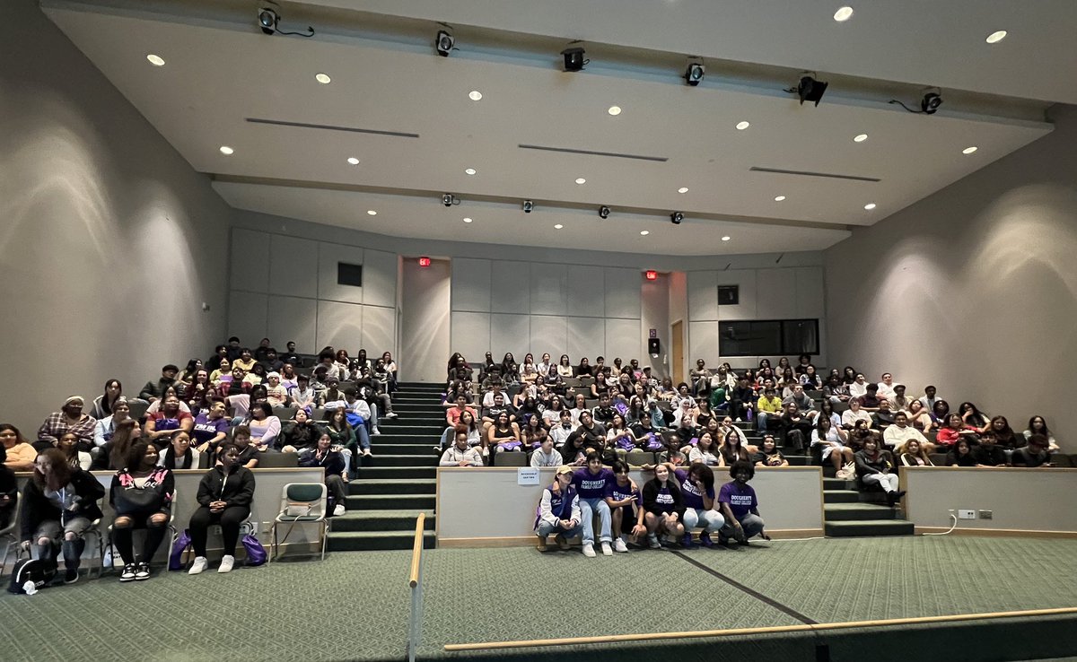 We welcomed our new class of scholars during our Summer Enrichment Program that kicked off yesterday. They will transform the University of St. Thomas and the world. #DFC #RollToms