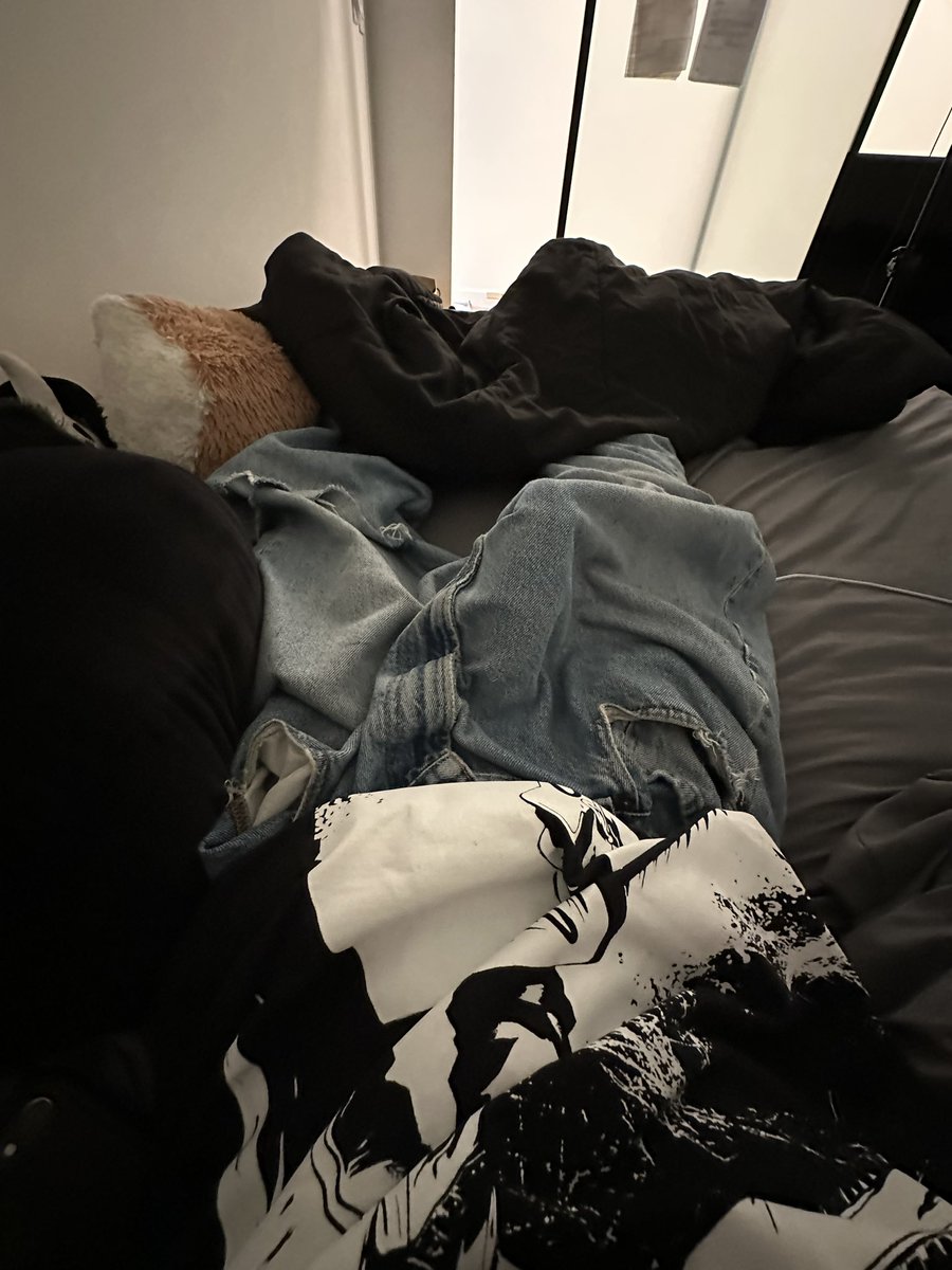 4FACETATS's tweet photo. this why i wear size 42 pants btw https://t.co/GvqfZmTsbG