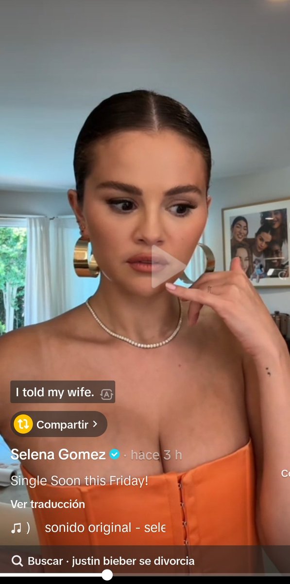 purplbase's tweet photo. The year is 2023.

Justin: all smiley as he gets compliments for being a good hubby to Hailey 
Meanwhile Justin Bieber's ex: https://t.co/39DAwGnC6o