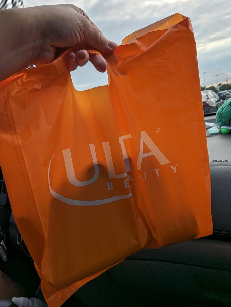 LFindom83437's tweet photo. Haul! #haul #ulta #makeup #skincare #fyp https://t.co/CZQVA5X90V