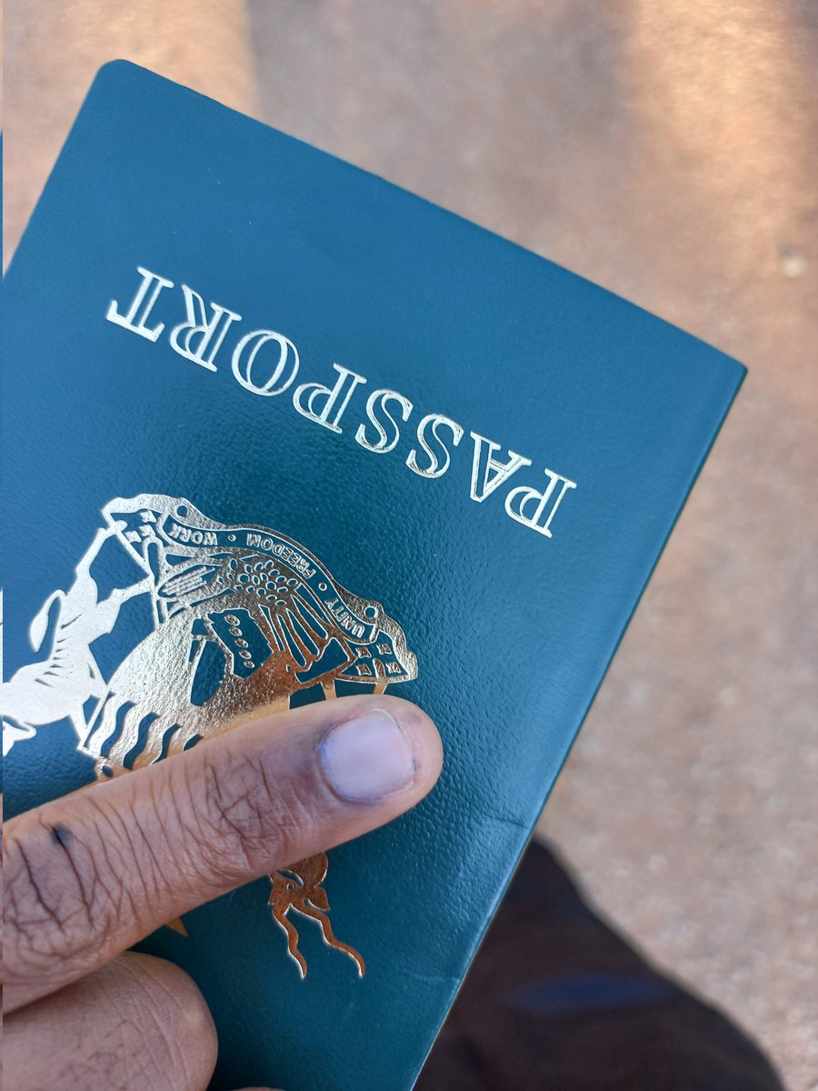 SimblexD's tweet photo. The day is finally here , vamwe tatove pa line imi makarara ๐๐ #TakaNoVoter
#lamvoting
#ZimDecides2023
#Elections2023 https://t.co/kQU9fJmr7g