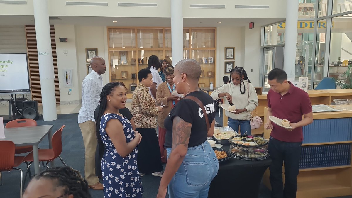 smithclass128's tweet photo. APS Dept of Innovation and ReDesign shares avenues to Unlock Creativity. Inspiration Visits, Design Thinking Cohorts, Technical Asaistance, Thought Partnering, Innovation Grants, Coaching Support and more! Everyone's Voice is Valued and Welcomed when Innovating! #APSNext💙 https://t.co/rA78PjNjTW