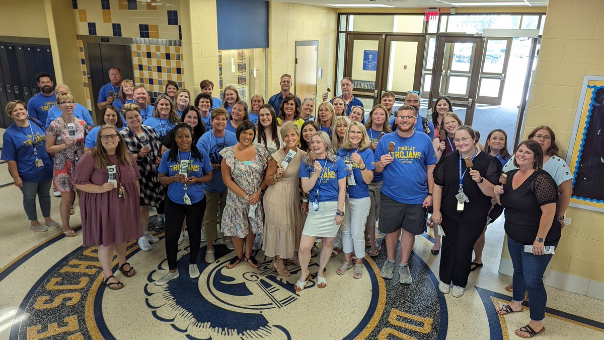 #DayOne done! And what a day it was!! The buzz - the excitement - the START of a whole new year with so many amazing opportunities ahead...and it never hurts to celebrate a fantastic first day with @dietschbrothers ice cream!!
#TrojanTrue #LearnLiveHope