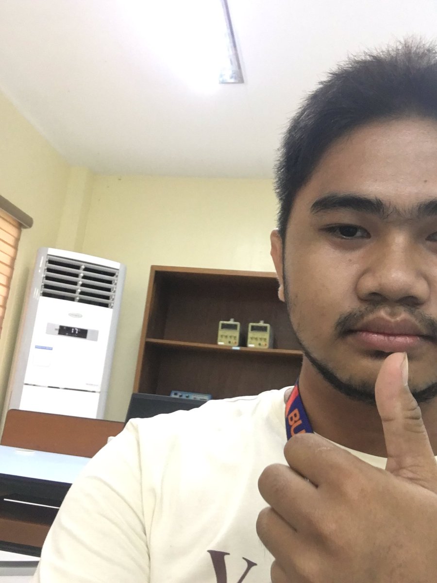 ivanwarl2's tweet photo. yey may aircon man giraray na room https://t.co/vB9wog7LDN