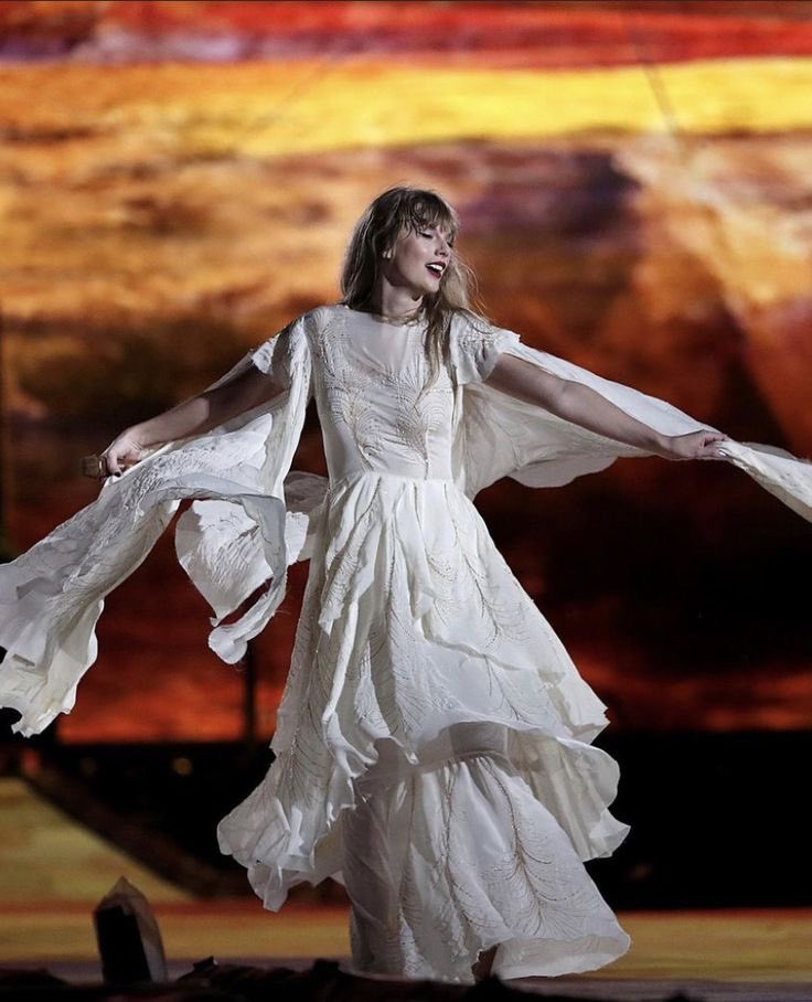 tswiftdailybr's tweet photo. Mais informações do VIP no México foram enviadas para swifties mexicanos. Haverá 4 modalidades de retirada do pacote VIP: 

1- Antes dos shows; 
2- Nos dias do shows; 
3- Depois dos shows; 
4- Possibilidade de envio para a residência. 

Na retirada presencial, é necessário consultar local, horário e data.