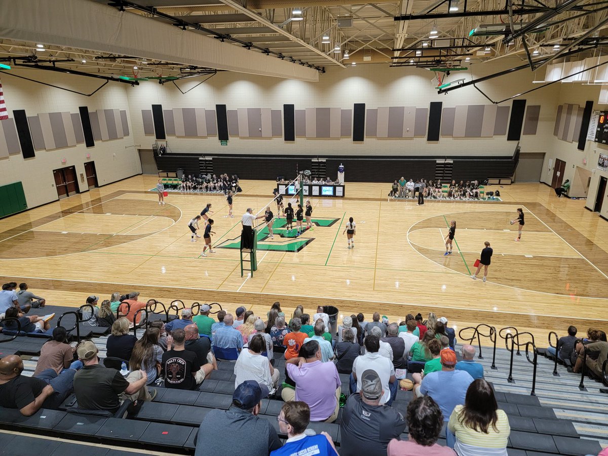 EHS_GamedayLIVE's tweet photo. #spikewave 💚🌊🏐 https://t.co/8twdNVURdC