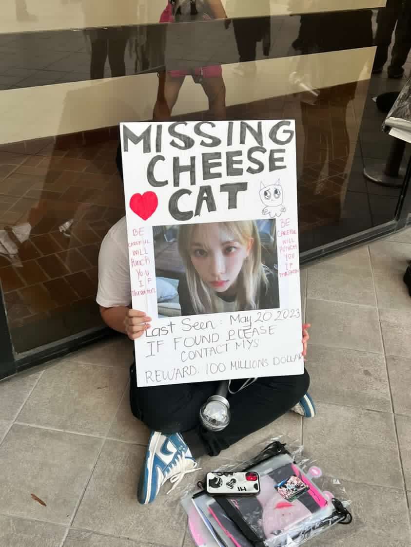 VyxDoo's tweet photo. Apparently I could not bring this banner in but this is what I spend all night making
#aespa #karina #aespa_SYNK_HYPERLINEinMIAMI #cheesecat https://t.co/e96228WbDF