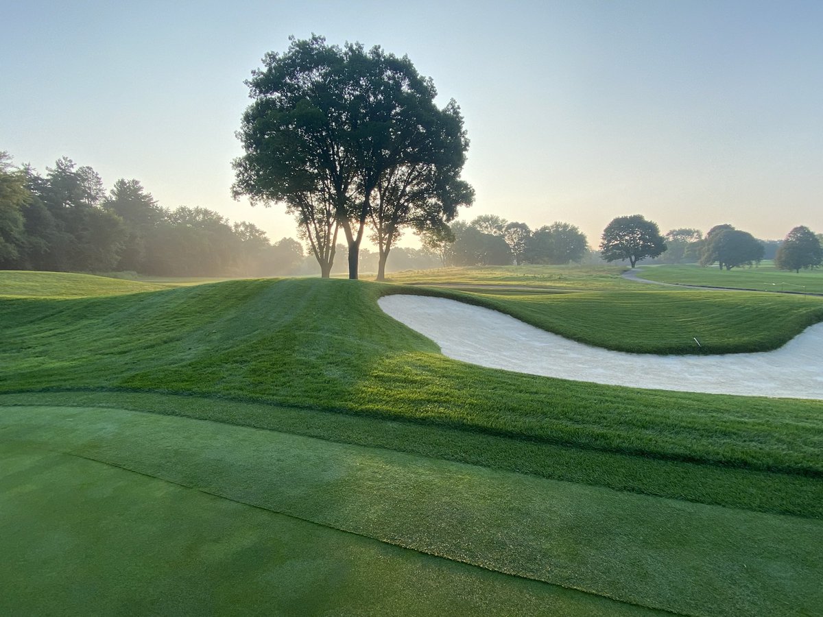 Nice to have Todd <a href="/jinx97/">Todd Jenkins</a> take time out of his visit today to stop and chat with our Grounds rotary Team…they put a tremendous amount of effort into presenting the golf course to Membership daily 👏👏👏<a href="/DanielSmith_BBB/">Daniel G Smith</a> <a href="/Billy_Bunker/">Better Billy Bunker</a>