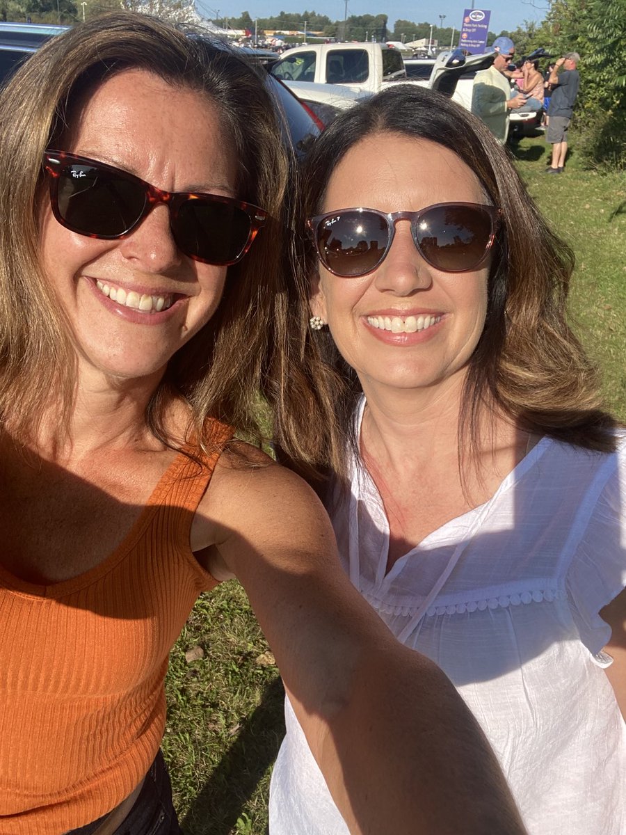 Angela Dunbar tweet media