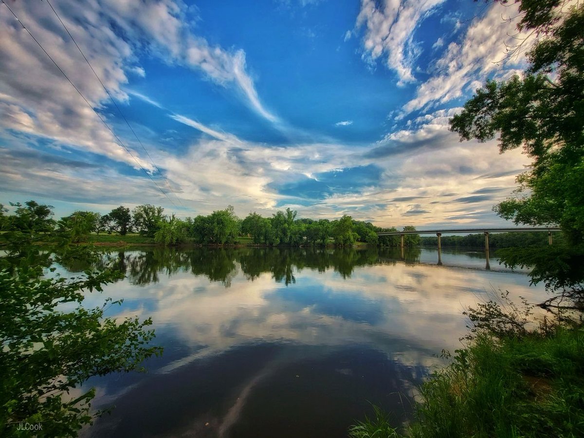 JcookVa's tweet photo. On the bank of #James river,  #virginia taken by cell phone at beginning of Summer https://t.co/GHBO2pREso