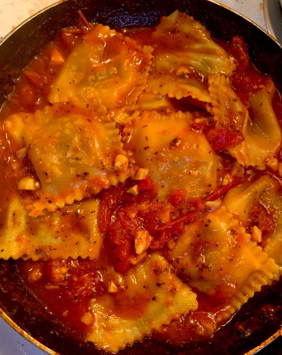 Lacie | Spooky Lips And Fat Hips tweet media