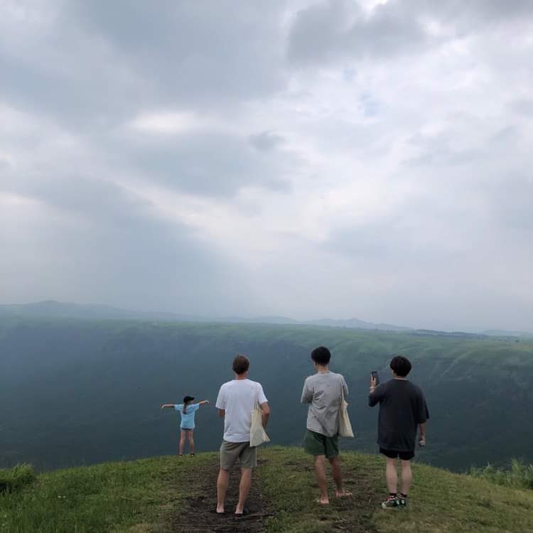 silentapop's tweet photo. 先日の阿蘇。フランスの友人家族、神戸のブラザーたちと一緒に。改めて行くと良いものです。 https://t.co/QJQDZ9OZW5