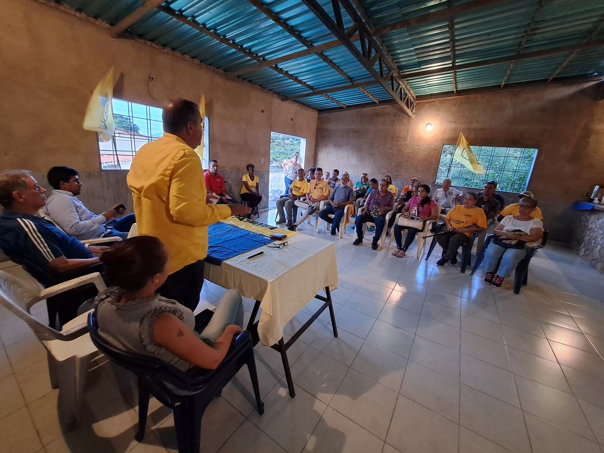 ActivismoPJ's tweet photo. En el municipio #Marcano Nva Esparta, con  entusiasmo y determinación, asamblea de la #VenezuelaDelEncuentro. Estamos escuchando tu voz, tus ideas y tus sueños para construir juntos con @hcapriles un país inclusivo y próspero.  @Pr1meroJusticia @pjnuevaesparta https://t.co/ShZxUbh5Fk