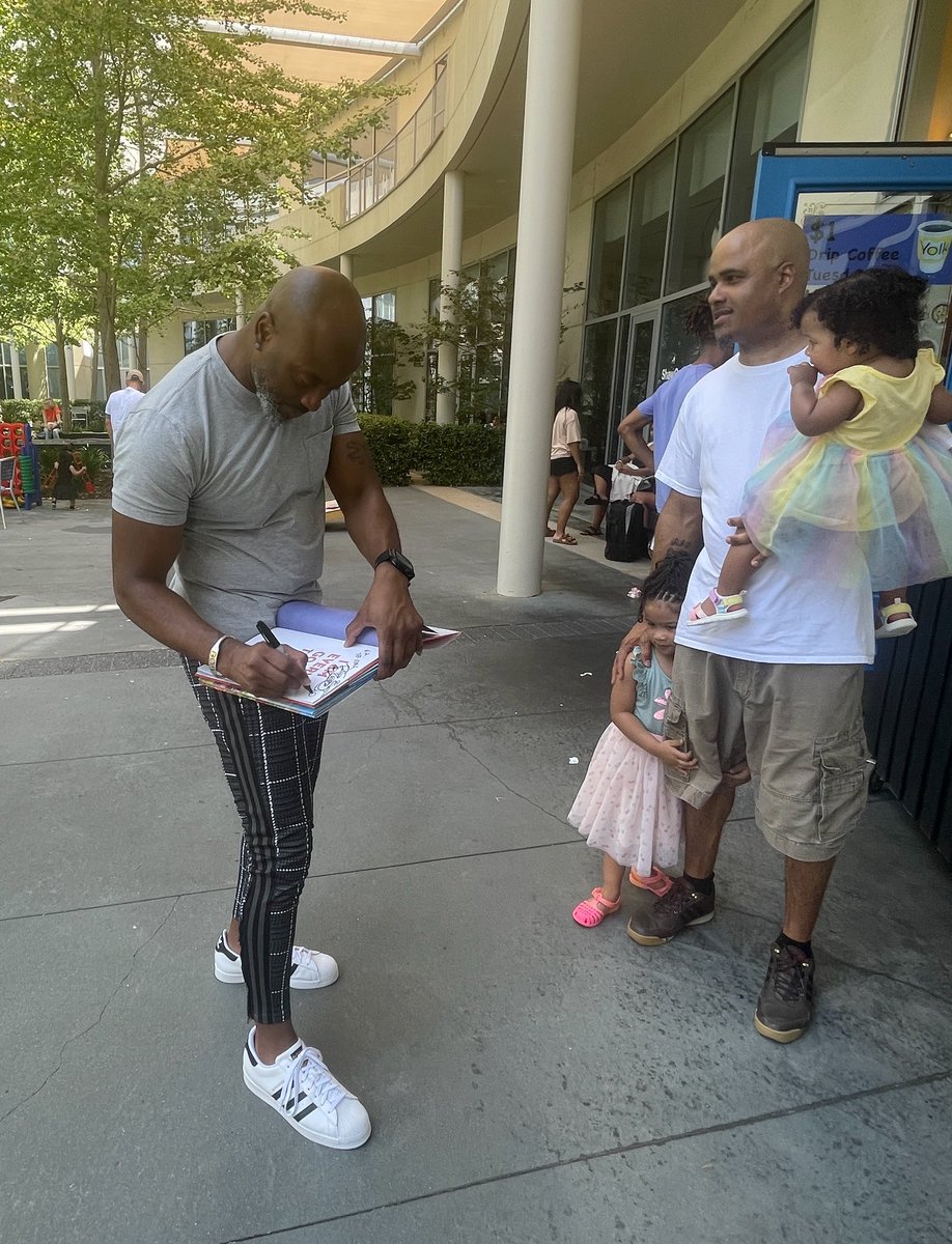 Pamela Bailey (@antediaproject) on Twitter photo Sunday, when I met w/ my cousins that I found using DNA, I randomly asked a man if he would take our pic. He kindly agreed. Afterwards, he gave the little ones 3 of his illustrated books! <a href="/GordonCJamesArt/">Gordon C. James</a> you made an already special day even more amazing. You totally rock! Thanks Sunday, when I met w/ my cousins that I found using DNA, I randomly asked a man if he would take our pic. He kindly agreed. Afterwards, he gave the little ones 3 of his illustrated books! <a href="/GordonCJamesArt/">Gordon C. James</a> you made an already special day even more amazing. You totally rock! Thanks