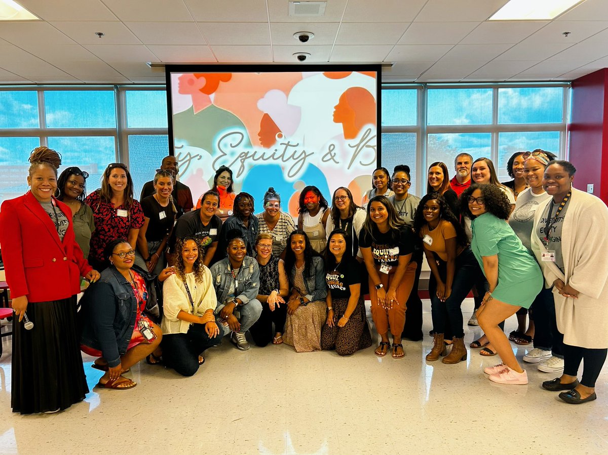 GoForTheHuynh's tweet photo. I am so honored to be apart of this amazing @SCSDDEB Team! I am excited to begin the work as a DEB Lead for @VanDuynChamps. #DEBLeadstheway

@SyracuseSchools https://t.co/tDGBzrH4Xp