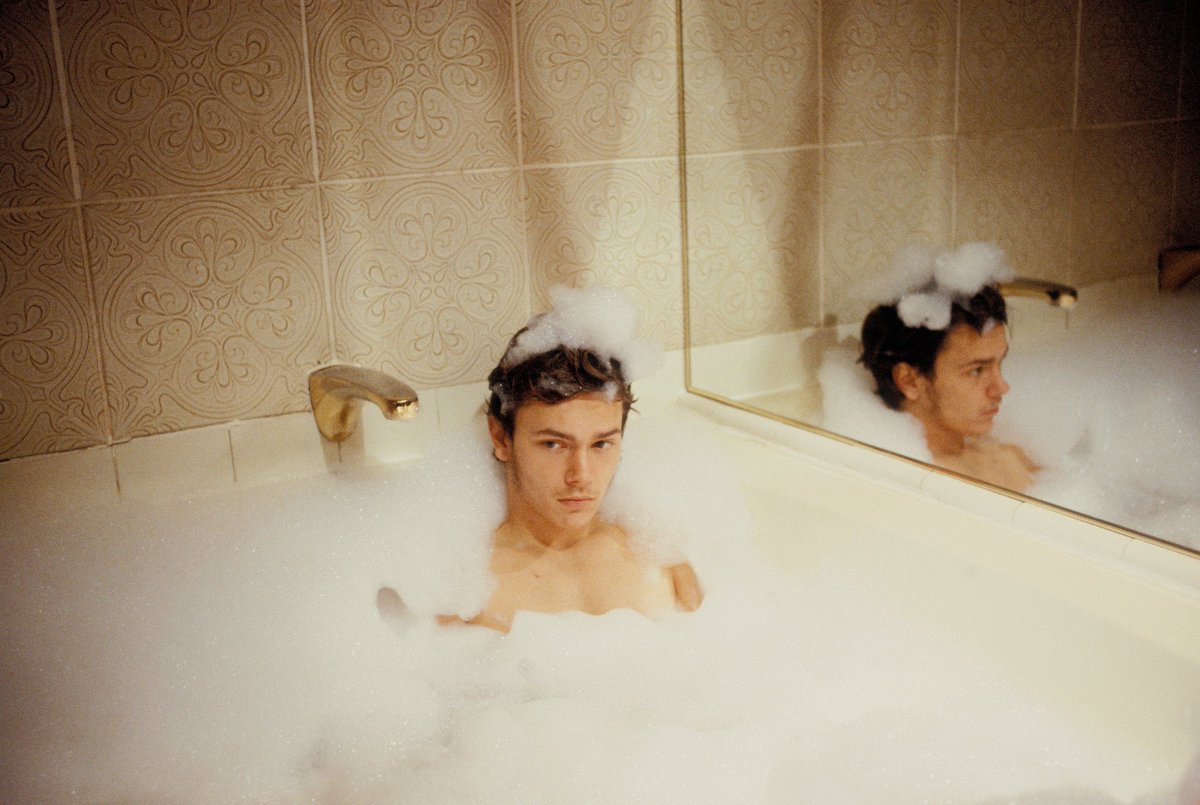 FilmUpdates's tweet photo. Happy birthday to the beloved River Phoenix, born on this day in 1970. https://t.co/nK7l7fOLpK