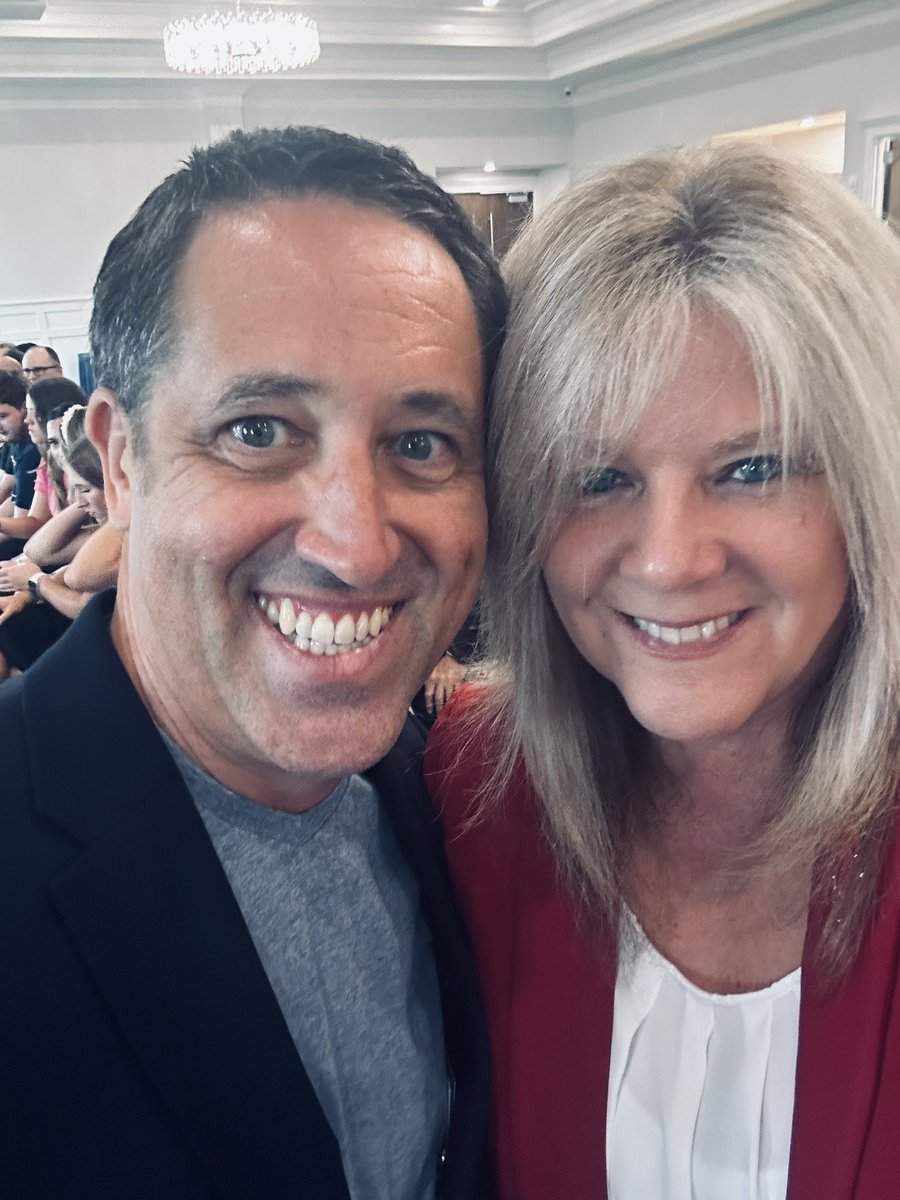 Rightwinggal14's tweet photo. Texas is blessed to have these men serving in 2 important leader roles  for Texas and do an amazing job. Thank you @Glenn_Hegar and @RepNateMoran  for your service! https://t.co/d01SjHPsa1