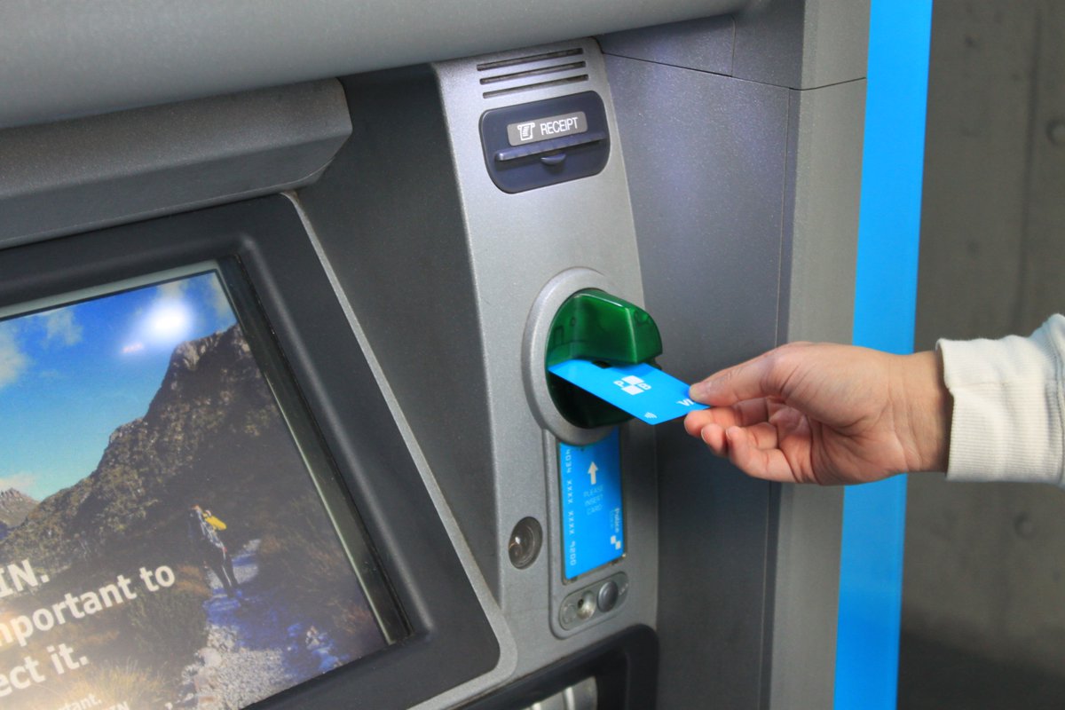 Police Bank tweet media