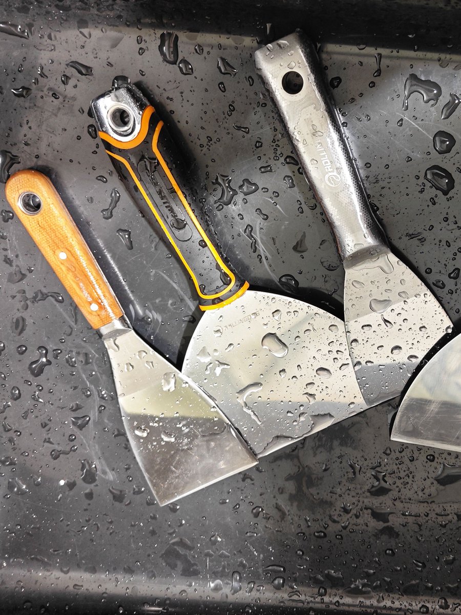 rdpainttools's tweet photo. ROLLINGDOG has a wide selection of professional putty knives
#rollingdog #tools #puttyknife #wallrepair #drywall https://t.co/Ueis7rkEMd