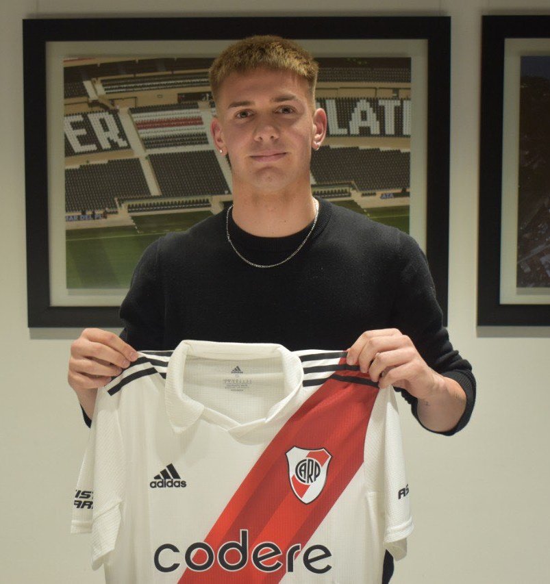 🚨 #River | ✍️🏻 Franco Mastantuono  firmó su primer contrato hasta el 31 de diciembre de 2025.