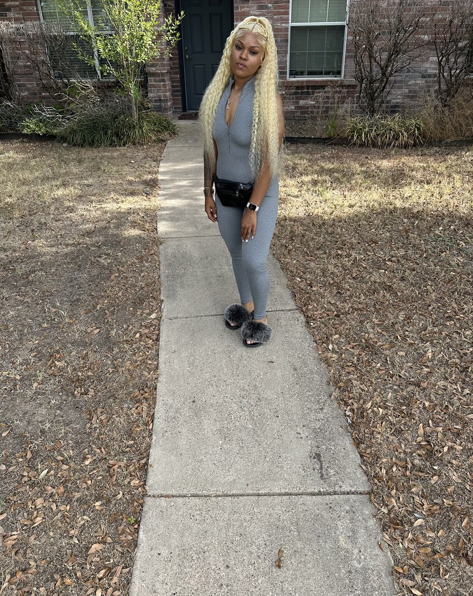 K__Litty's tweet photo. They Say Blondes Have More Fun 💛 https://t.co/J8doDhB65a
