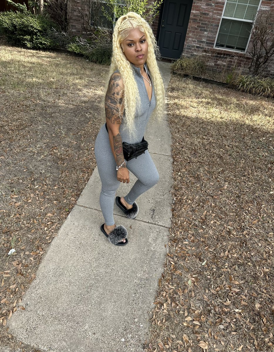 K__Litty's tweet photo. They Say Blondes Have More Fun 💛 https://t.co/J8doDhB65a
