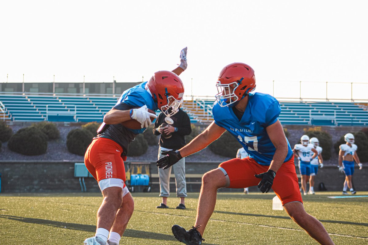 UWPlattFootball's tweet photo. Your Pioneers don’t wait for success they get up and go get it! 7am practices are buzzing! ⛏️⛏️ Practice #12 ✔️ #swingtheaxe https://t.co/68gmzhs2g8