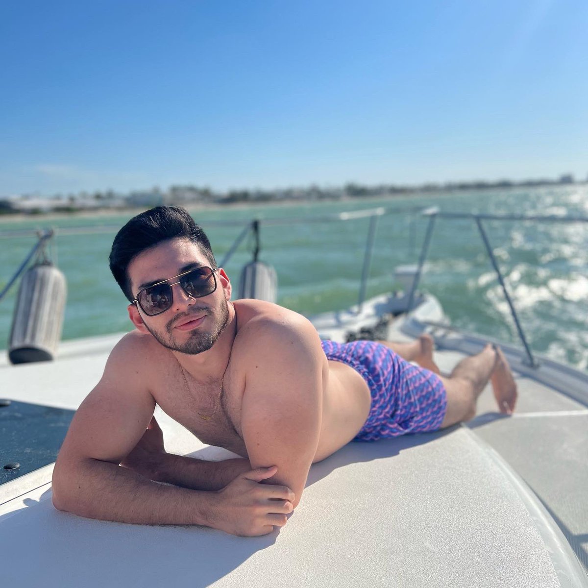 oscarmenaa's tweet photo. Playita https://t.co/c1iaNAPjTS