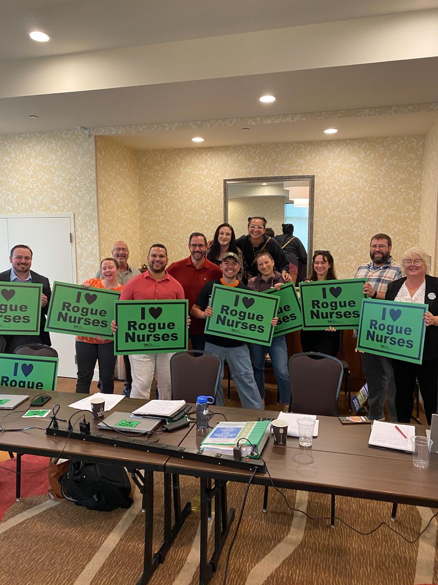 OregonNurses's tweet photo. Look who popped into a bargaining session for ONA nurses at Asante Rogue Regional Medical Center!
We're proud "Nurse Blake" joined today to support Medford nurses and help us win safe staffing, better health care and a safe work environment!
#arrmc #WeareONA #oregonnurses https://t.co/WiAVSNE98P