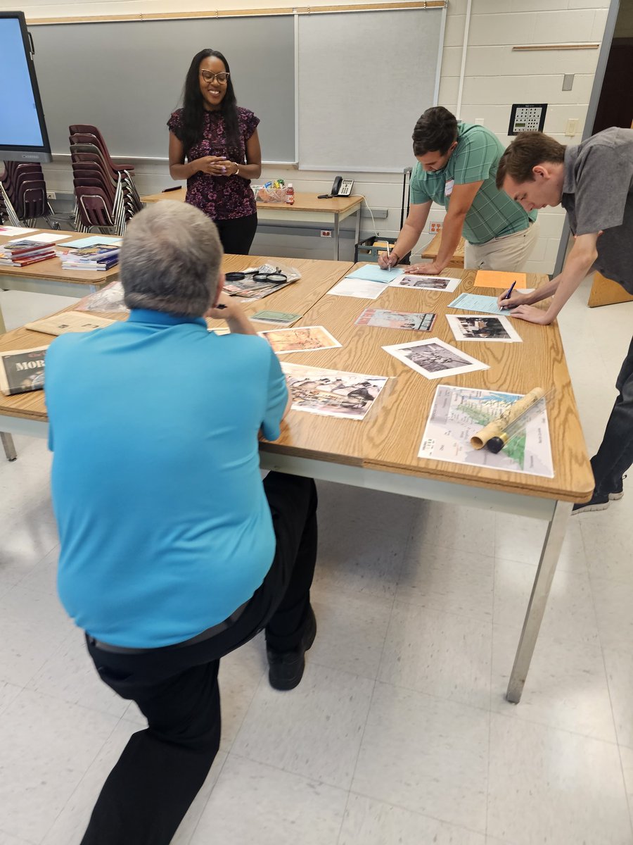 Awesome job today Social Studies team! #PPSShines <a href="/wl2tch/">William Hicks</a>